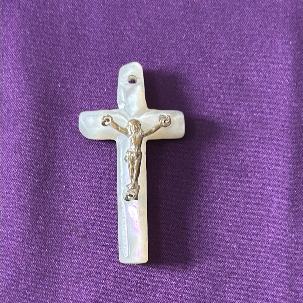 Vintage Mother of Pearl Pendant Cross